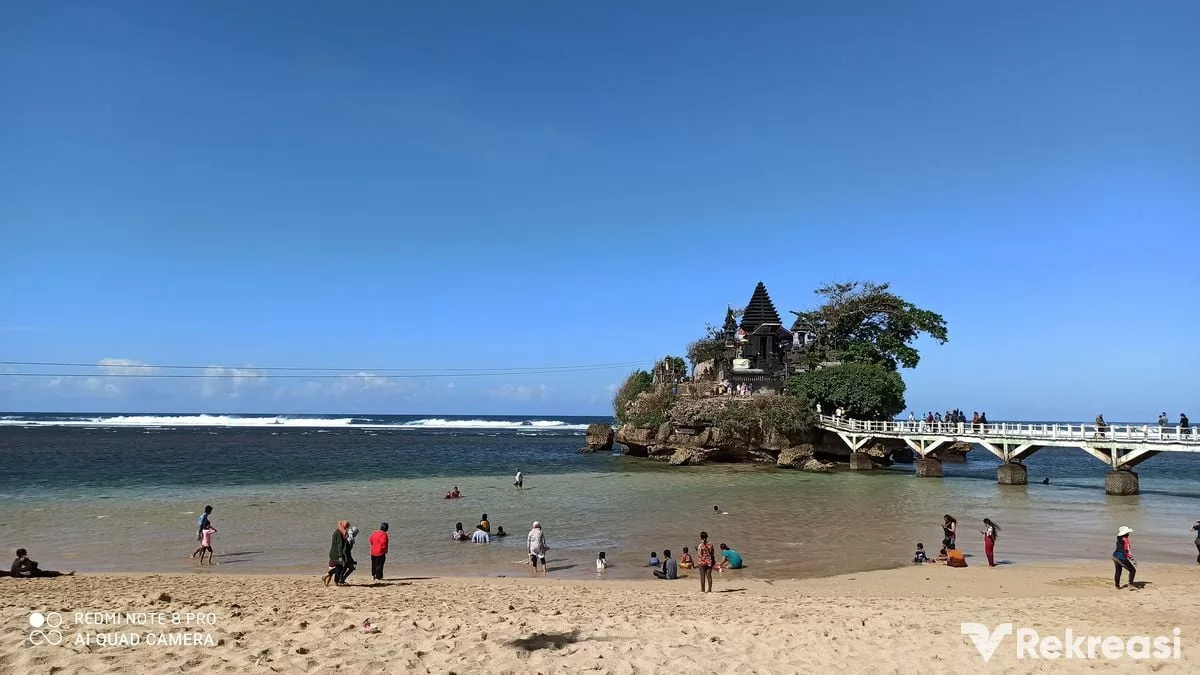 Pantai Balekambang, Tanah Lot Nya  Pulau Jawa Yang Wajib Di Kunjungi